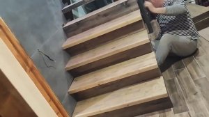 #4 Напрыгались с этой лестницей 🤦_♀️. Делаем бюджетную лестницу своими руками