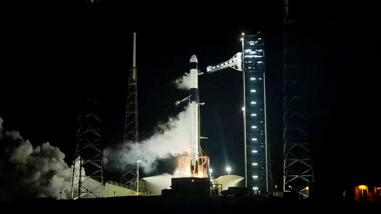 Новый экипаж отправился на МКС. смотреть онлайн