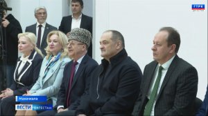 Сергей Меликов с рабочим визитом посетил гимназию №1 в Махачкале