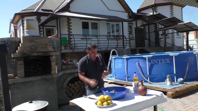 КАВКАЗСКИЙ ОСЬМИНОГ НА МАНГАЛЕ 🐙 смотреть онлайн