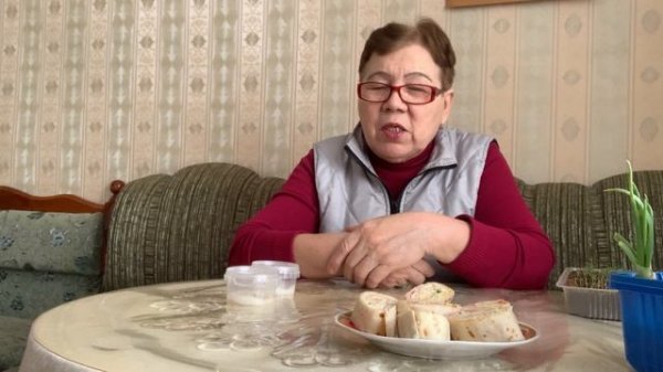 Свои проснулись, а магазинный перец, спит.