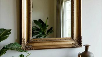 И по высоте, и по центру - правильно. Вешаем зеркало !!!