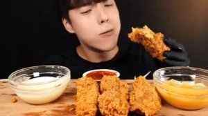 Мукбанг курица kfc  Еда на камеру