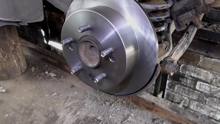 Замена заднего тормозного диска Hyundai Elantra