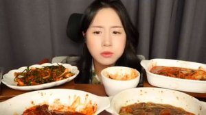 Мукбанг говяжьи ребрышки, кимчхи Еда на камеру