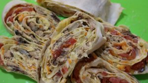 Лаваш с начинкой / Закуска из лаваша с сайрой и сыром