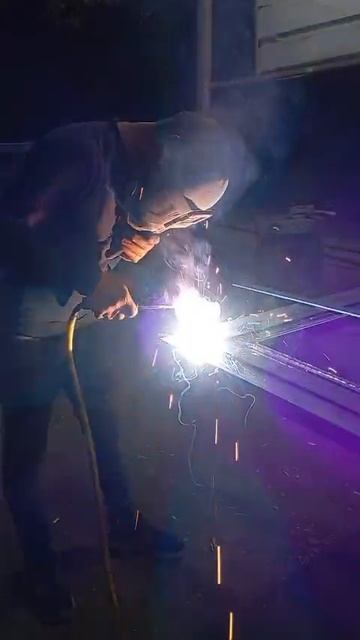 Сварщик, Египет