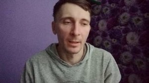 Телефон i16 Pro max стоит при зарядке стоит на одном и том же заряде?