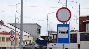 В ЕМЕЛЬЯНОВО АВТОБУСЫ МЕНЯЮТСЯ, А ПРОБЛЕМЫ ОСТАЮТСЯ