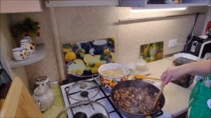 Меню на сегодня: Грибы в сливочном соусе / Сладкие булочки Тесто как пух