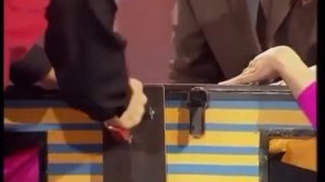 Распиливание девушки специальная награда Половинка от фокусника Игоря Кио