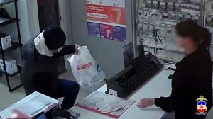 Недавно вышедший на свободу рецидивист задержан полицией Марий Эл за разбой в салоне связи