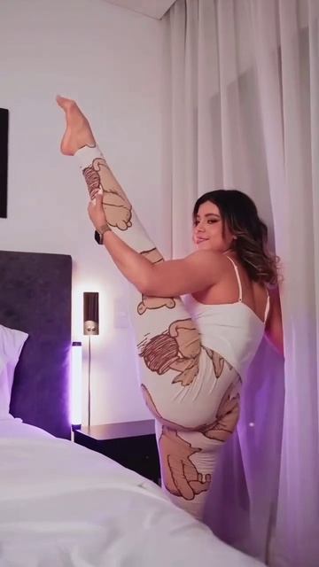 Твоя маленькая смотреть онлайн