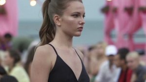 Влажные киски этих девочек. 18+. Эротика