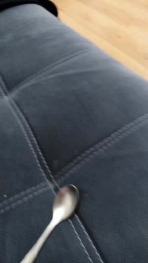 открываем и едим нутеллу с  сестрой