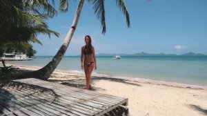 Видео от Красивые одинокие девушки | ofbeautifullove