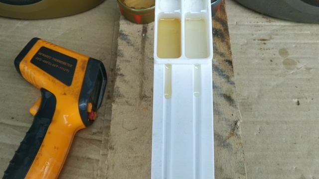 Сравниваем вязкость масла Лукойл Люкс 5w-40 синтетика с Лукойл Супер 10w-40 полусинтетика.