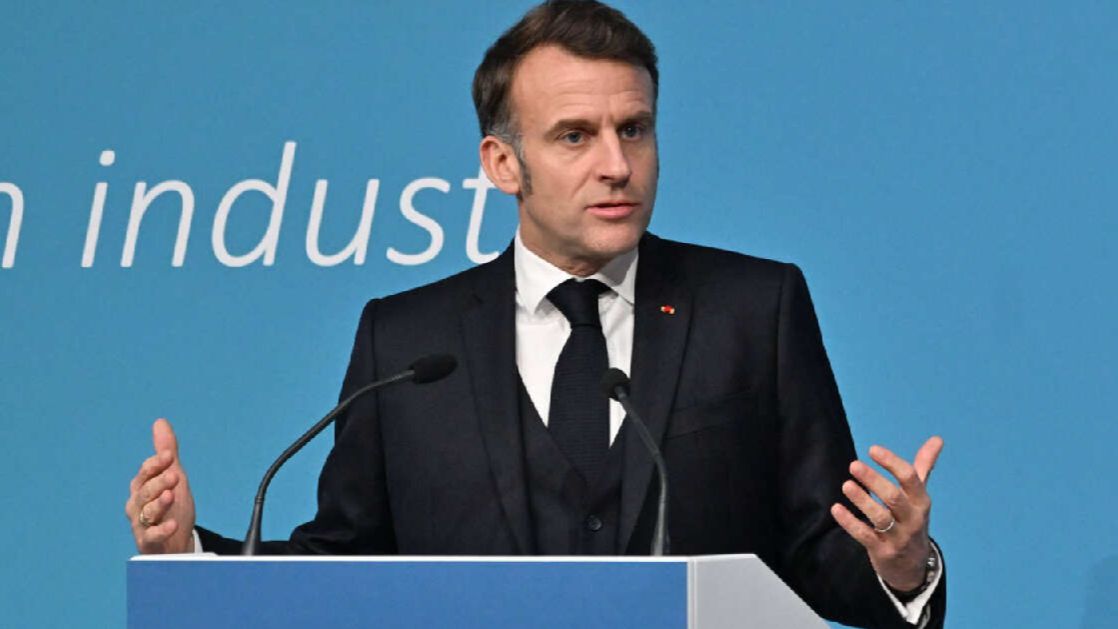 Кульбит Макрона: почему от Франции отворачиваются в ЕС и США смотреть онлайн