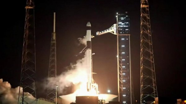 С американского космодрома стартовал корабль Crew Dragon с новым экипажем МКС.