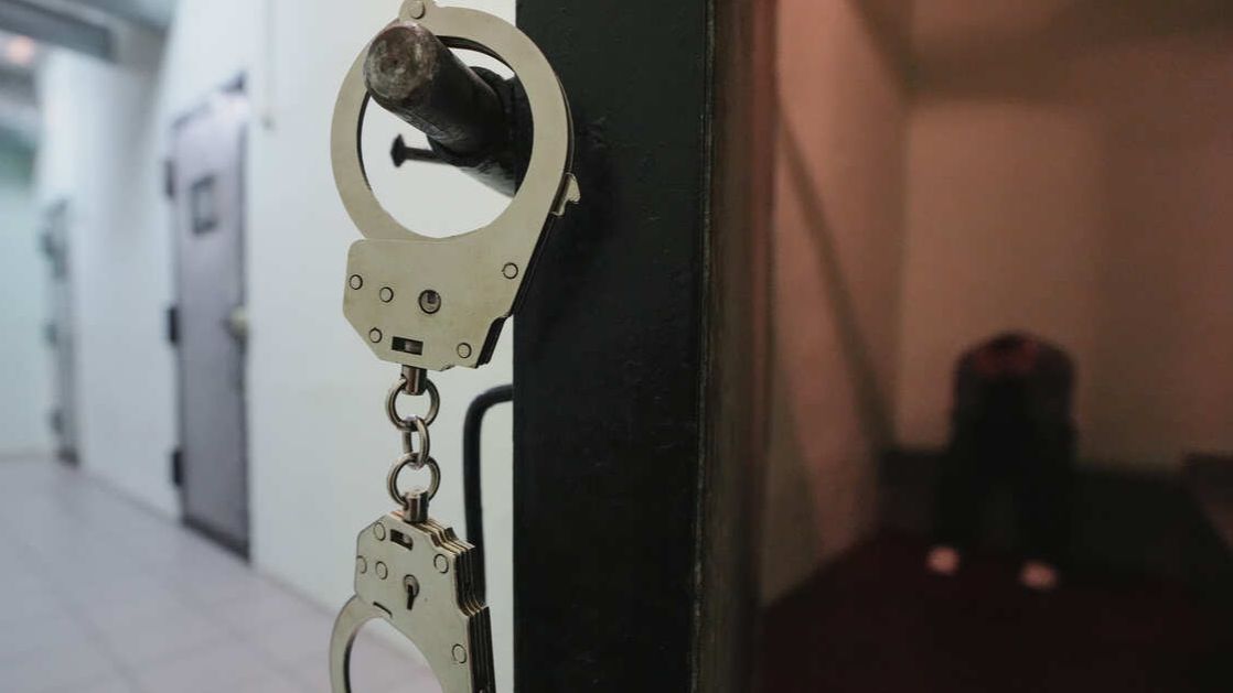 Жителя Кузбасса задержали за убийство двух сестер 25-летней давности смотреть онлайн