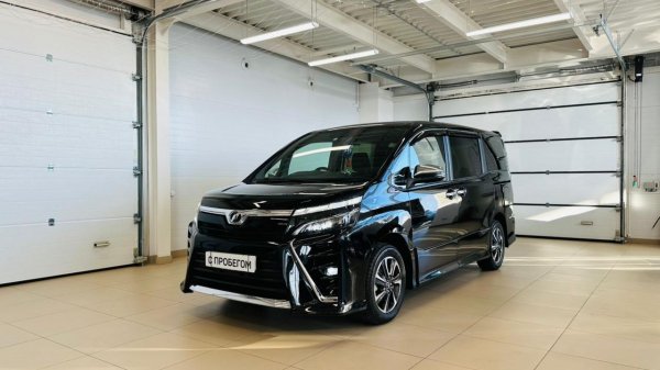 Toyota Voxy, 2018 год