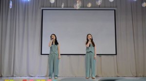 "Для неё" (муз. И. Азаров,  сл. Р. Лисиц)