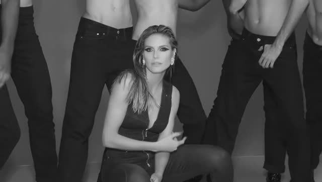 Heidi Klum TIESTO – Sunglasses At Night смотреть онлайн