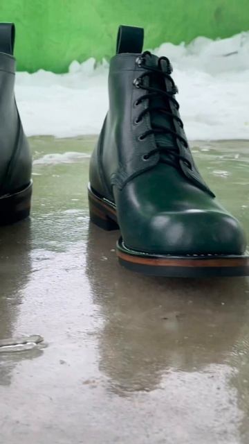 Модель V-6 - Зелёные ботинки смотреть онлайн