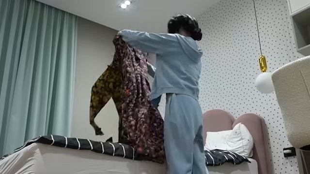 ЖИЗНЬ С РОДИТЕЛЯМИ VS ОДНОМУ! смотреть онлайн