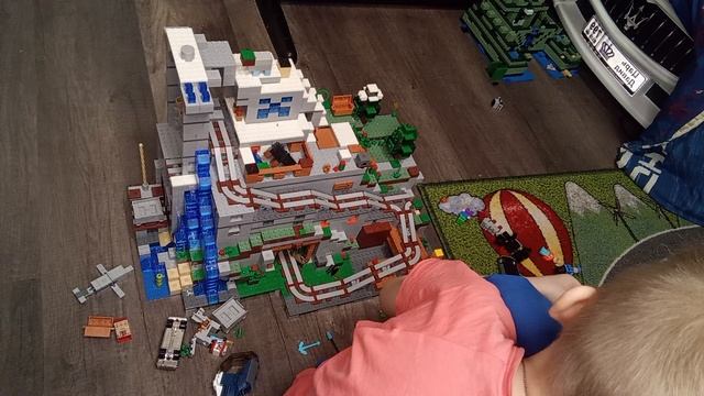 продолжение Майнкрафт Лего 3 дня смотреть онлайн