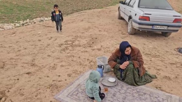 Отсутствие Азаде и Сами затрудняло для Тайябы возможность проводить с ними время.