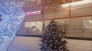 У метро Парнас!