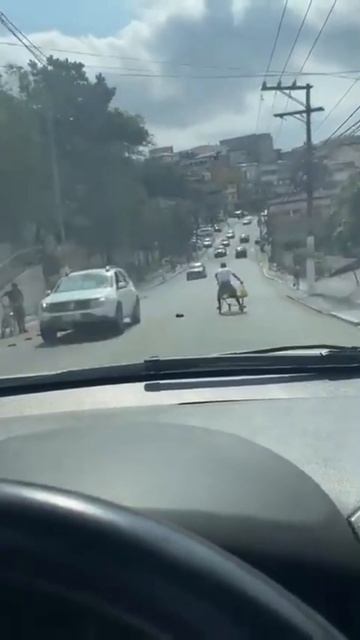 Не справился с управлением)) #тележка #тележкасупермаркет #гонка #скорость #управление