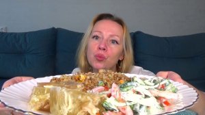 Мукбанг заливное  с курицей, гречка и салат со сметаной!Еда вкуснота с укропом на лбу.