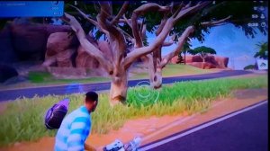 я первый раз играю в фортнайт на канале