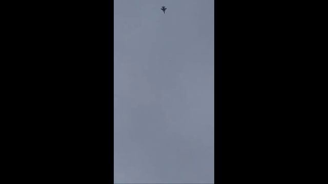 КАК ХОХЛЫ СБИВАЮТ "ГЕРАНЬ-2" РАКЕТАМИ С F-16 смотреть онлайн