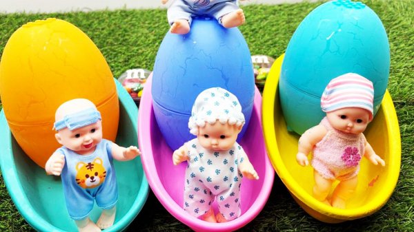 Мультики про Ярких Куколок с конфетками для девочек в разноцветных ванночках. Мультики для детей