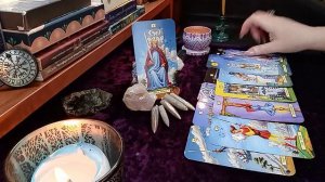 4 КОРОЛЯ, любит ли он вас.