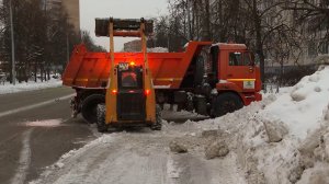 Контроль за уборкой снега во дворах продолжается