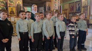 Дети молятся