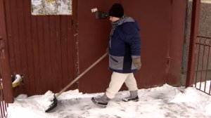 Уборка дворов на Сталеваров