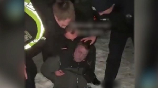 В Киеве полицейские насмерть забили мужчину якобы за нарушение комендантского часа.