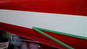 №170- Удаляю маскировку на фюзеляже после покраски красным цветом.