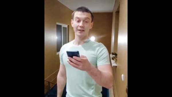 Русский парень избил банду мигрантов