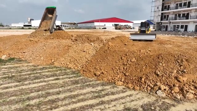 Wonderful New Project Huge Size! Landfill by Expert Bulldozer SHANTUI, 25ton Team Dump Truck Unload смотреть онлайн