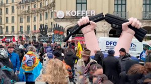 В Мюнхене проходят протесты против конференции по безопасности: видео.