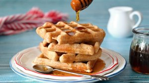 🧇 Вафли с отрубями для завтрака и ужина. 😋 На них можно положить кусочек семги или намазать сыром