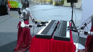 🤖 Роботы поздравляют с Праздником Весны