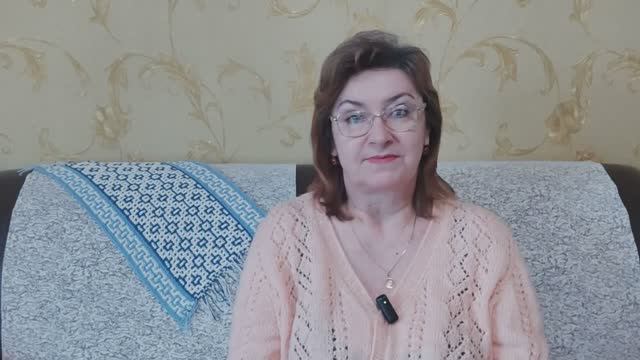 Мотив для пледа. Ступенчатый переход цветов на вязаном полотне. смотреть онлайн