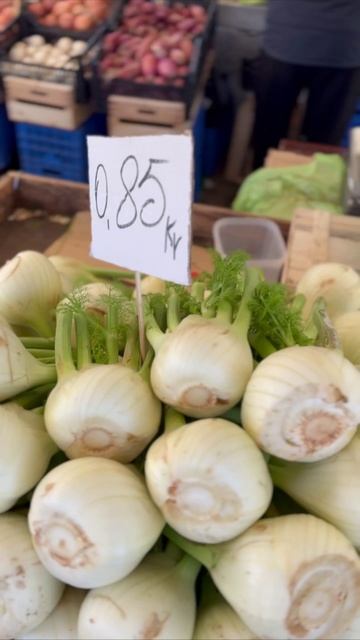 2026 год, зима, февраль, Италия, рынок, цены, Mercato Settimanale, Puglia, Весьма дешево, за 1 кг.